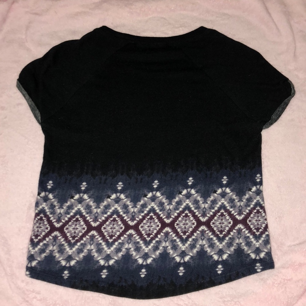 Patterned Top - Picture 2 of 3